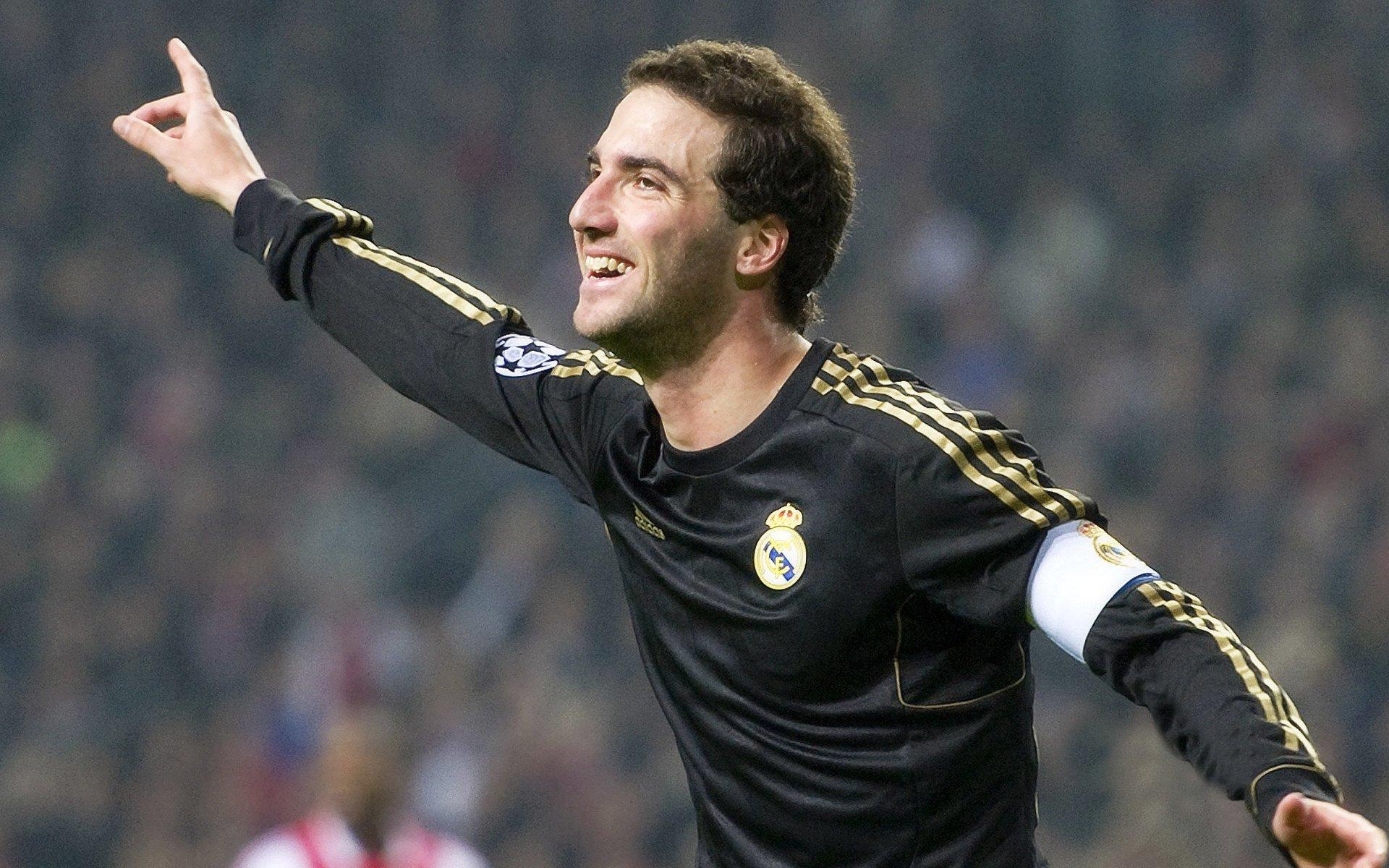 纽卡跟队记者确认,伊萨克缺席周末热身赛,波帅战术调整面临考验