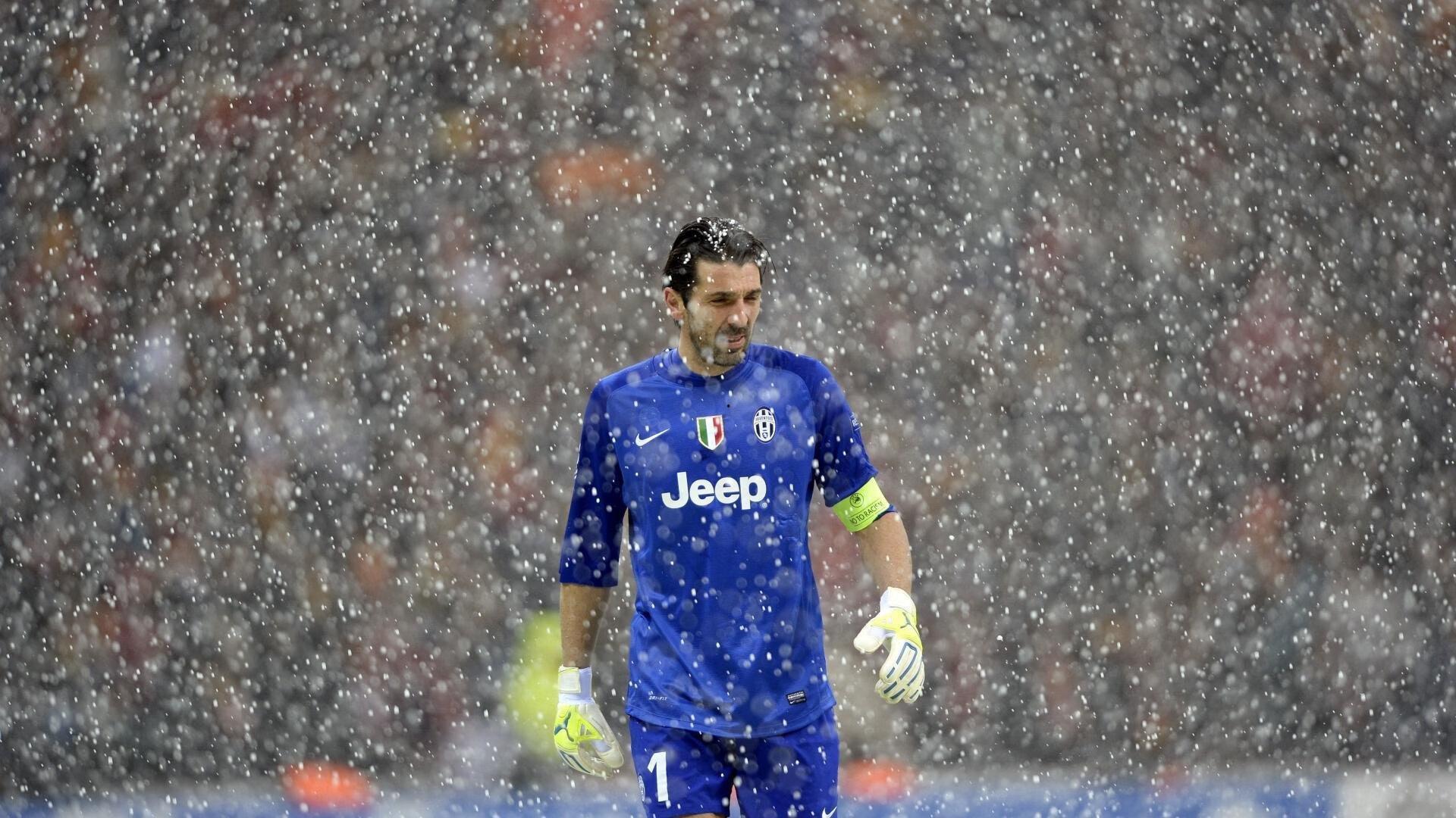 电竞评论员李九犀利点评，老牌豪门陷发展瓶颈，新生代选手过度保护引争议